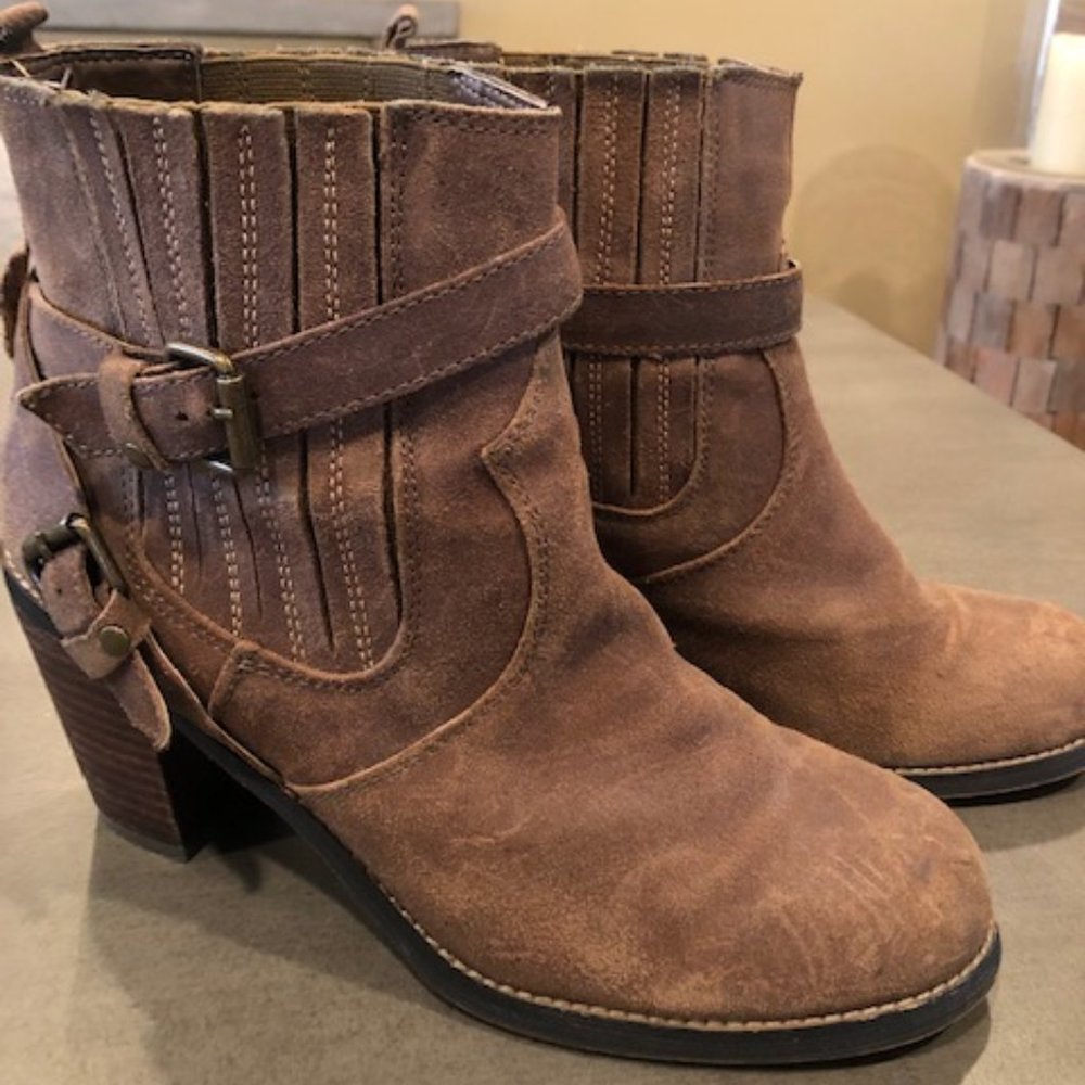 Very Volatile Boots